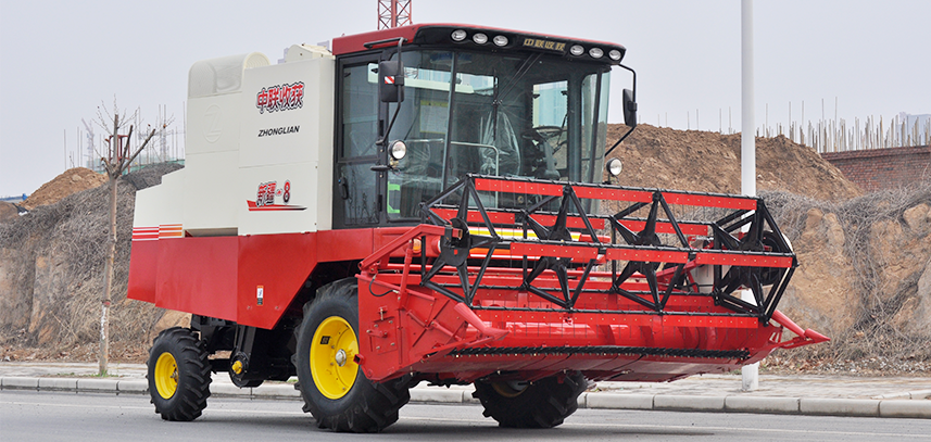 AG百家乐 新疆4LZ-8 自走式大豆收获机